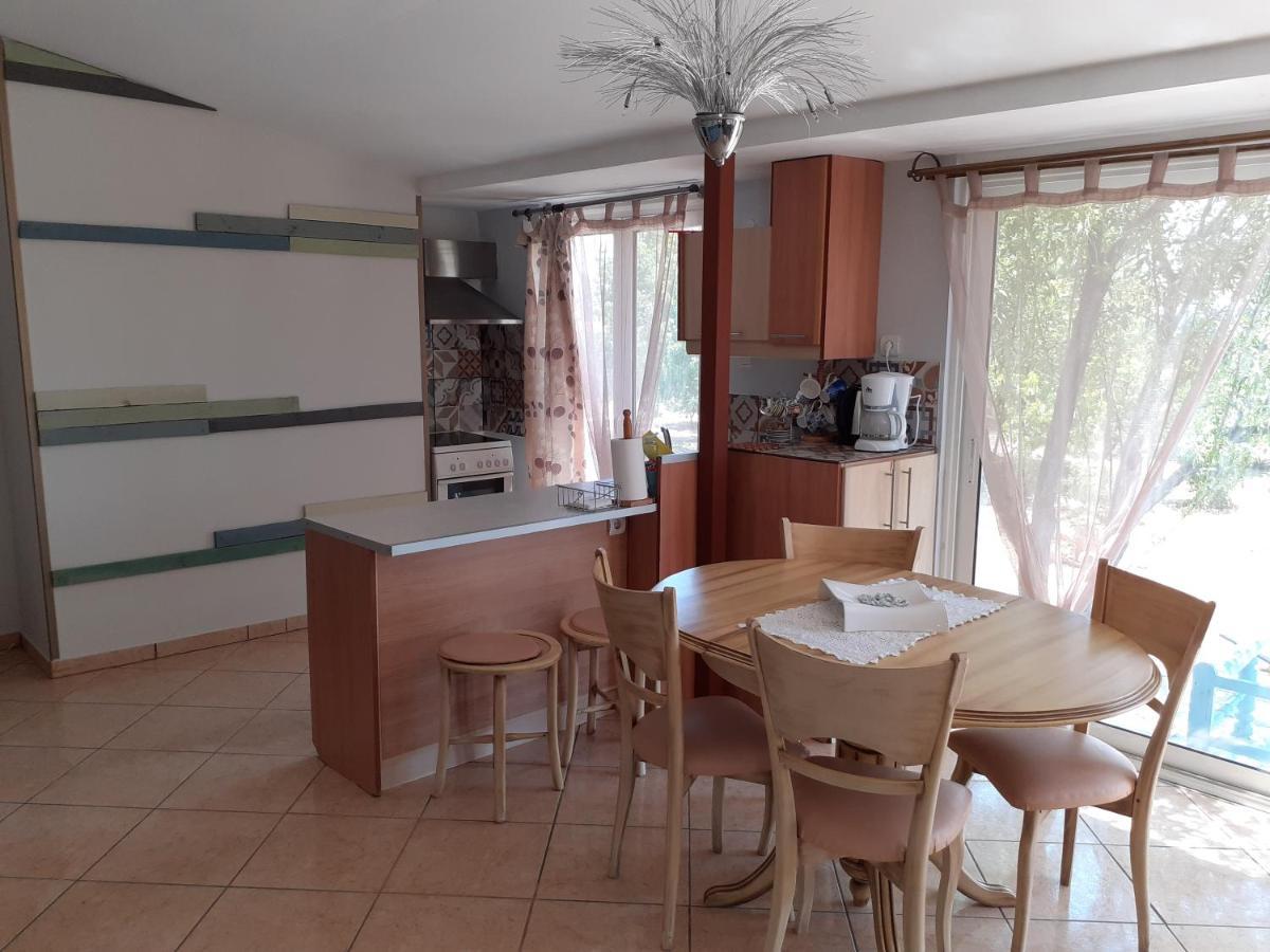 Monolia Masticha Village Apartments & Studios מראה חיצוני תמונה